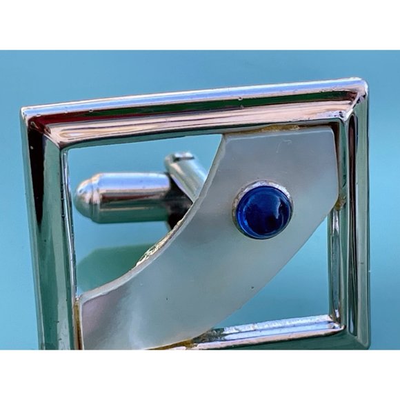 Vintage 1960s MCM Cufflinks Modernist Abstract Pearl Shell - Picture 8 of 10